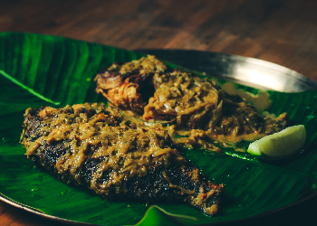 Fish pollichathu in vazhayila